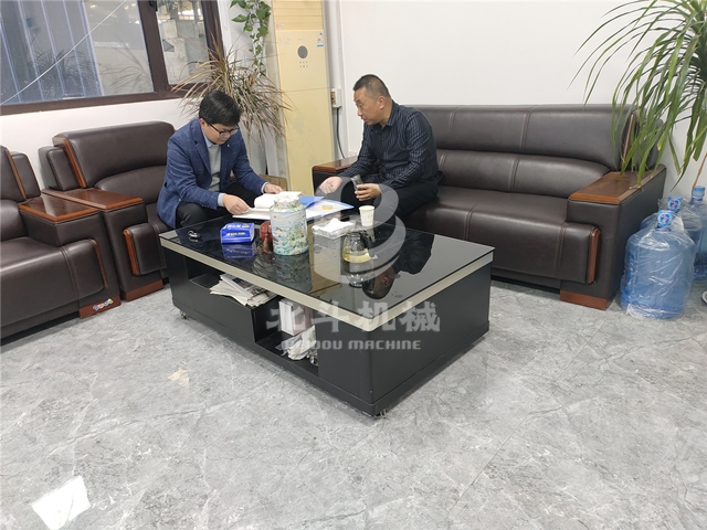 客户对我公司全自动稻壳草莓视频在线观看视频的实地考察和产品评价