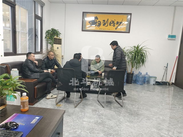 江西客户深入考察小麦秸秆草莓视频在线观看视频制造现场