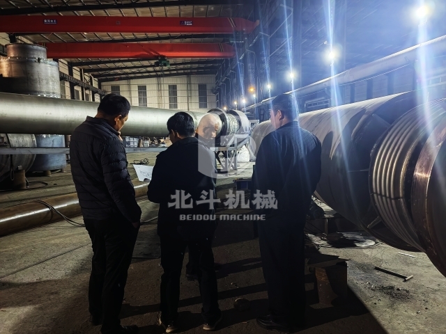 湖北客户冬日之行,天黑前抵厂考察稻壳草莓视频在线观看视频